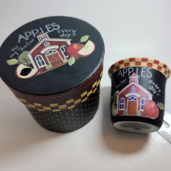 Susan Winget Porcelain Apples Votive Tealight Candle Holder in Gift Box - Picture 1 of 11